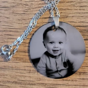 PHOTO PENDANT NECKLACE 